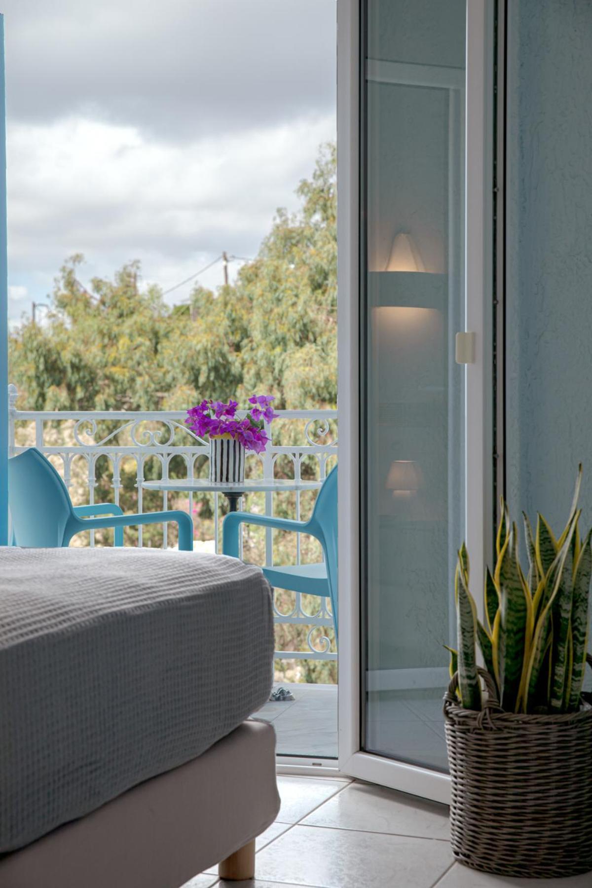 Aneroussa Beach Hotel Баці Екстер'єр фото
