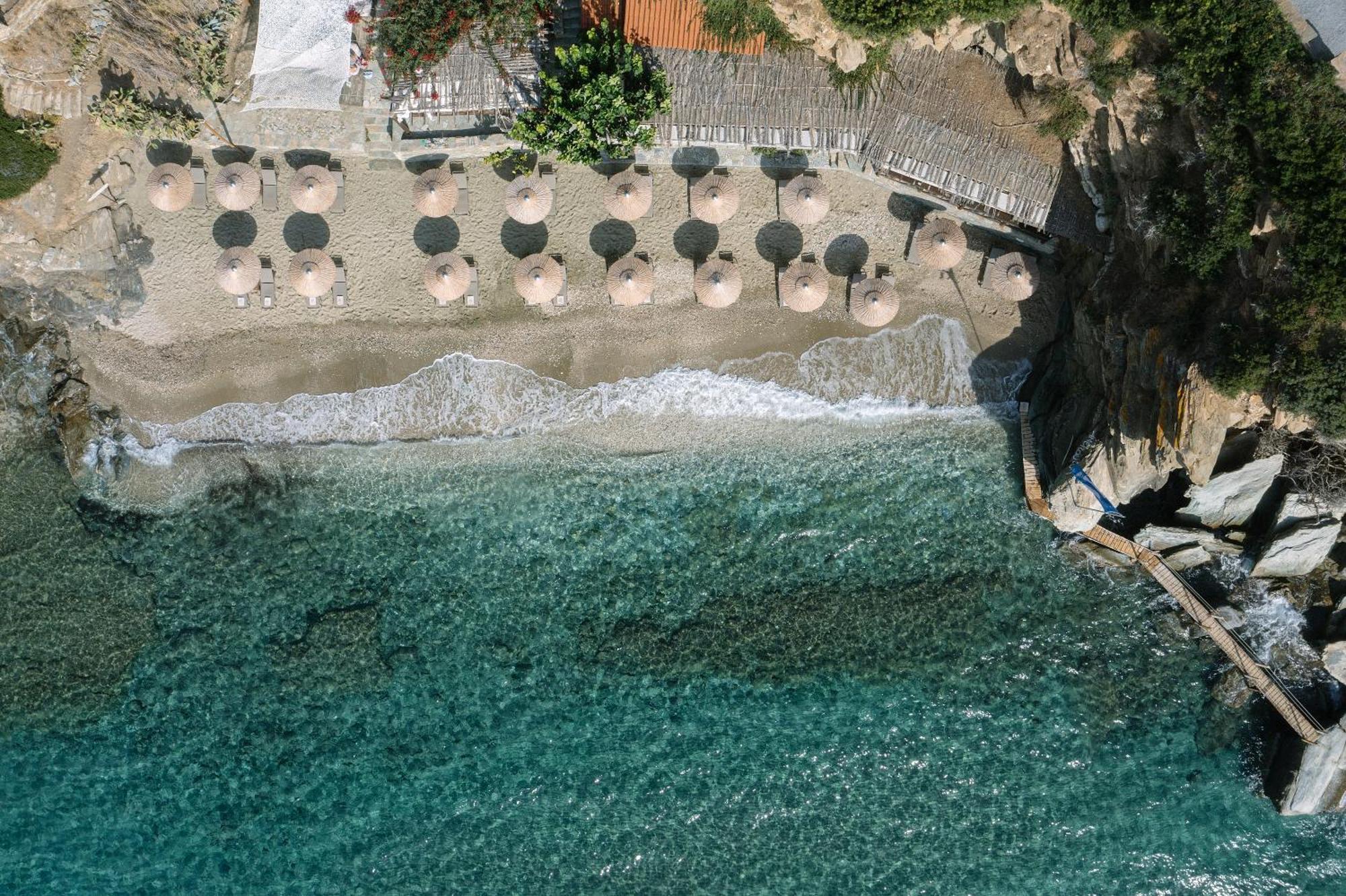 Aneroussa Beach Hotel Баці Екстер'єр фото