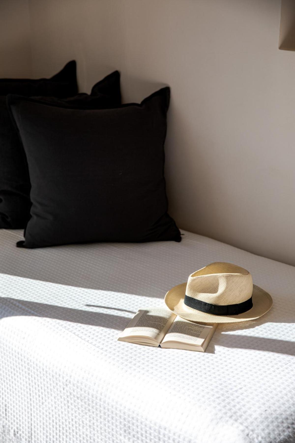 Aneroussa Beach Hotel Баці Екстер'єр фото