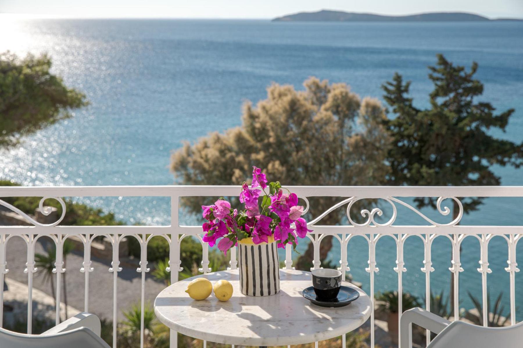 Aneroussa Beach Hotel Баці Екстер'єр фото
