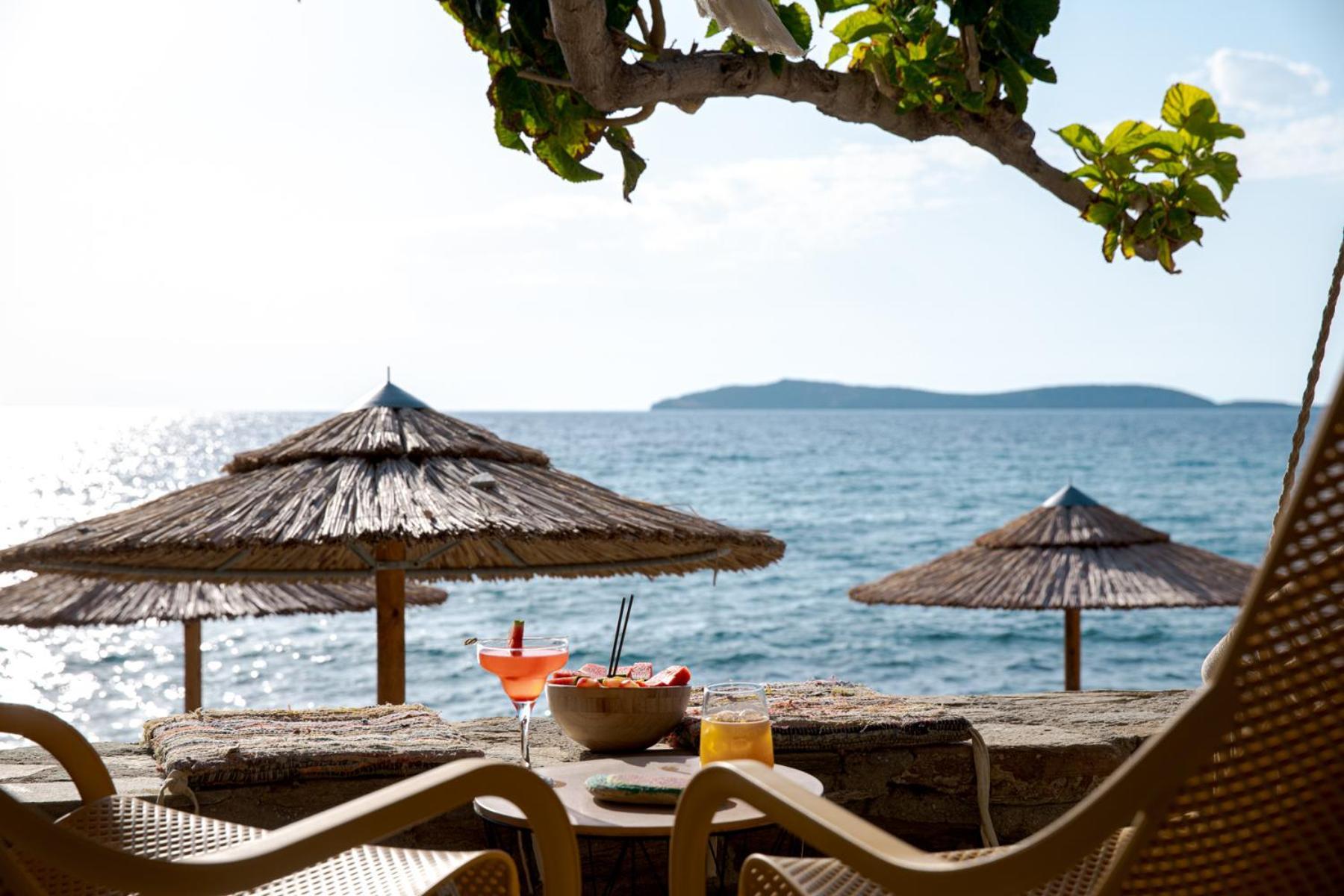 Aneroussa Beach Hotel Баці Екстер'єр фото