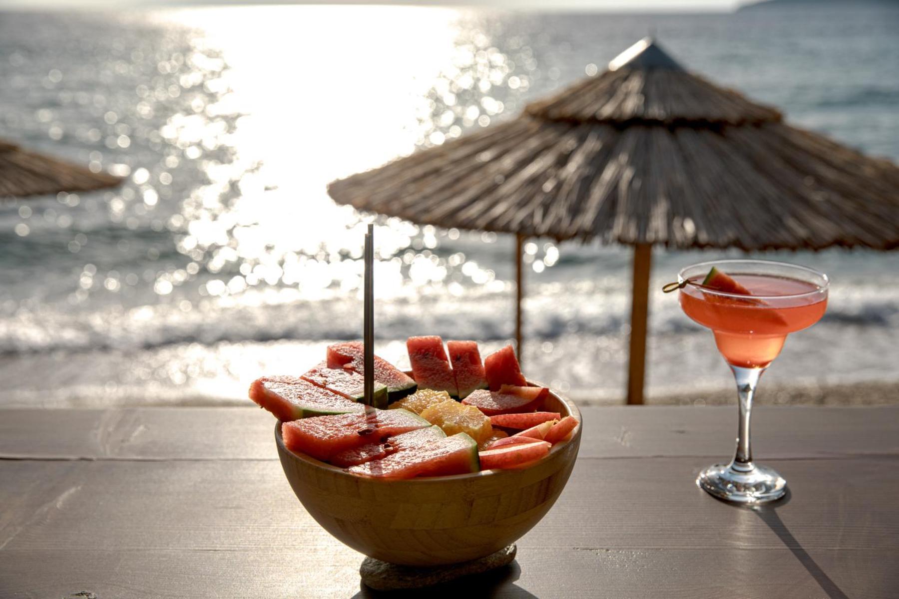 Aneroussa Beach Hotel Баці Екстер'єр фото