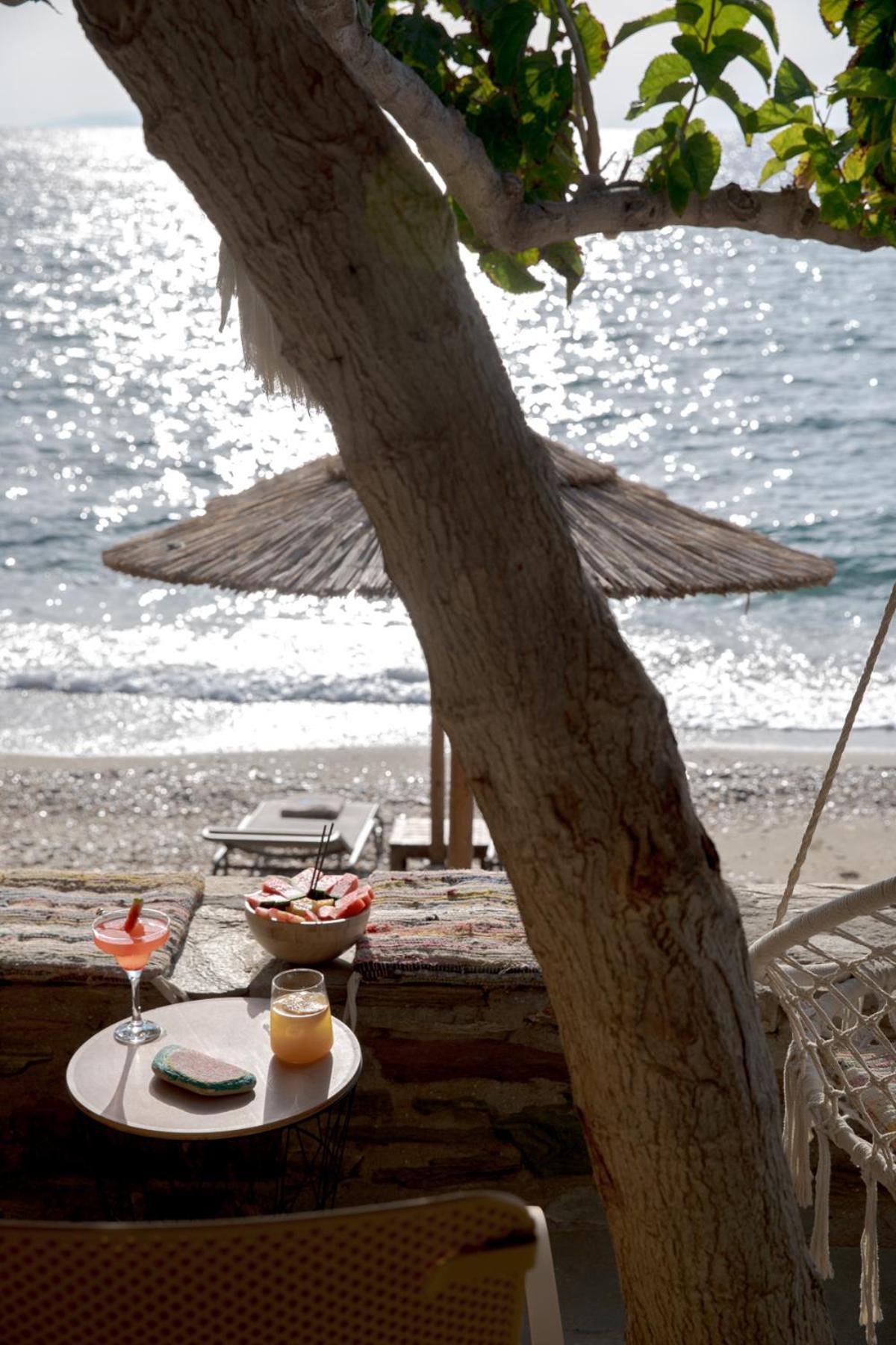 Aneroussa Beach Hotel Баці Екстер'єр фото
