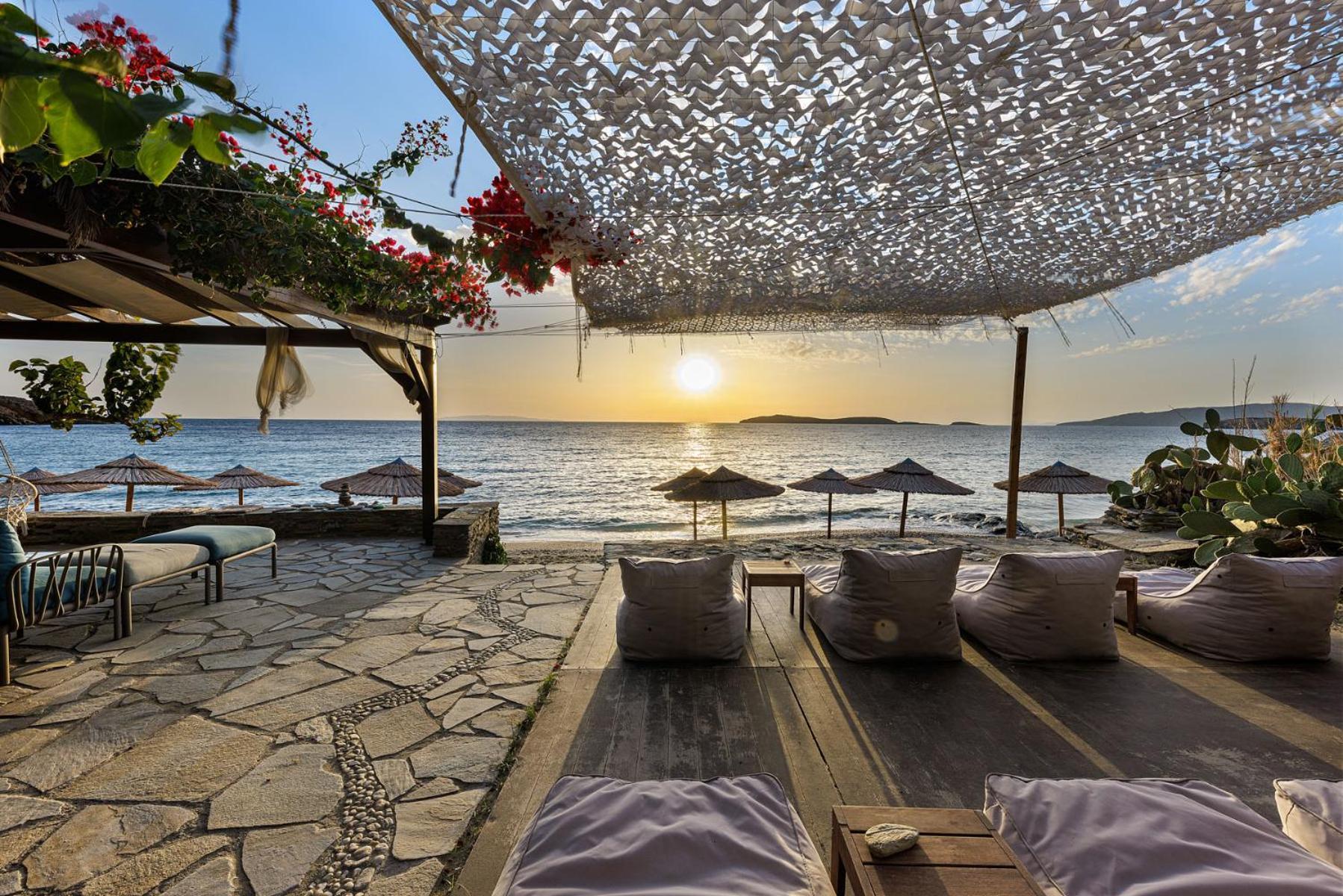 Aneroussa Beach Hotel Баці Екстер'єр фото