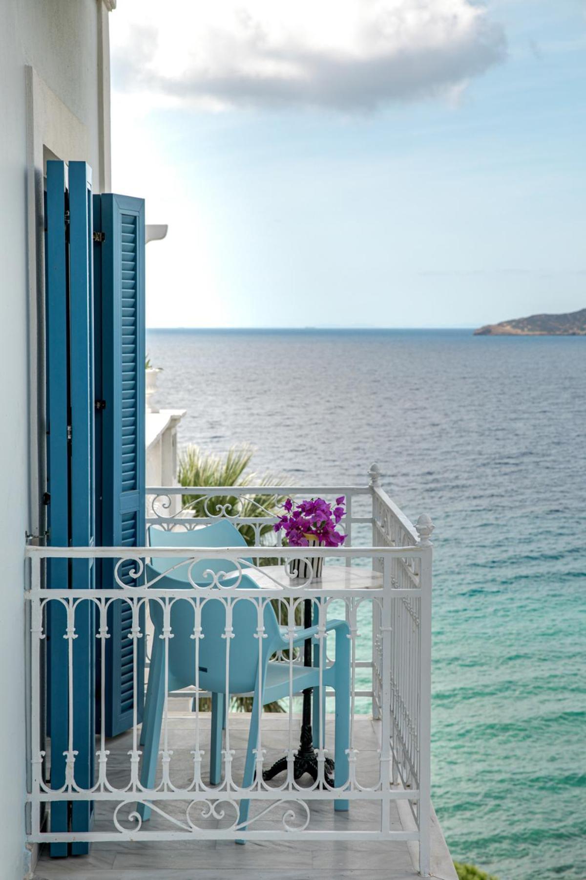 Aneroussa Beach Hotel Баці Екстер'єр фото